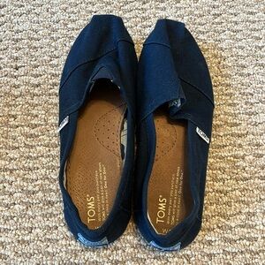 Toms women’s shoes size w8